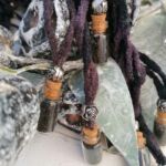 Hexenfläschchen mit schwarzem Hexensalz gefüllt, nur solange Vorrat reicht
Thema : Schutz Amulett